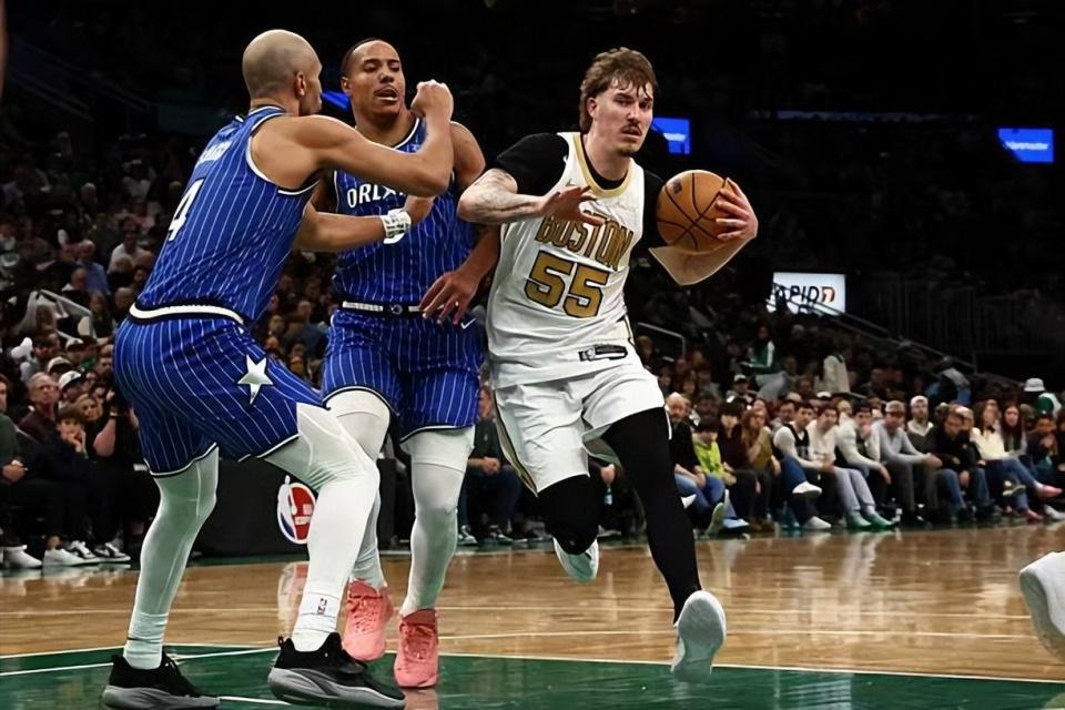 江南体育首页-三名铁板凳合力砍下84分！他们竟然也能组成凯尔特人的三巨头？